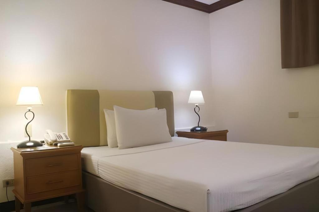 Las Palmas Hotel De Manila Eksteriør bilde