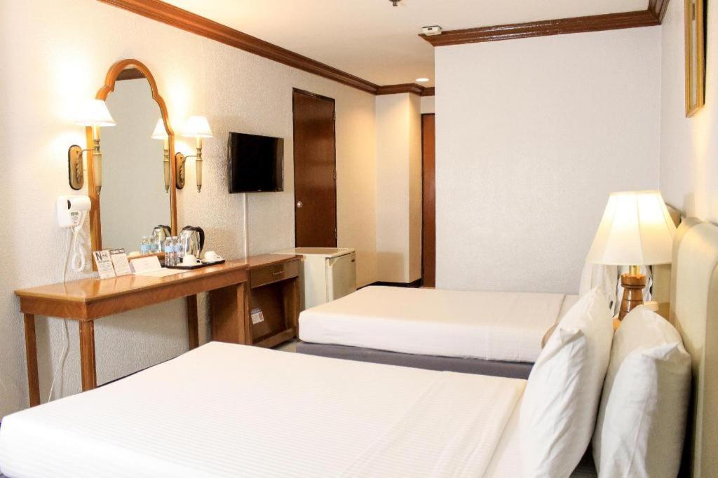 Las Palmas Hotel De Manila Eksteriør bilde