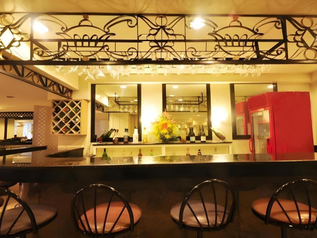 Las Palmas Hotel De Manila Eksteriør bilde