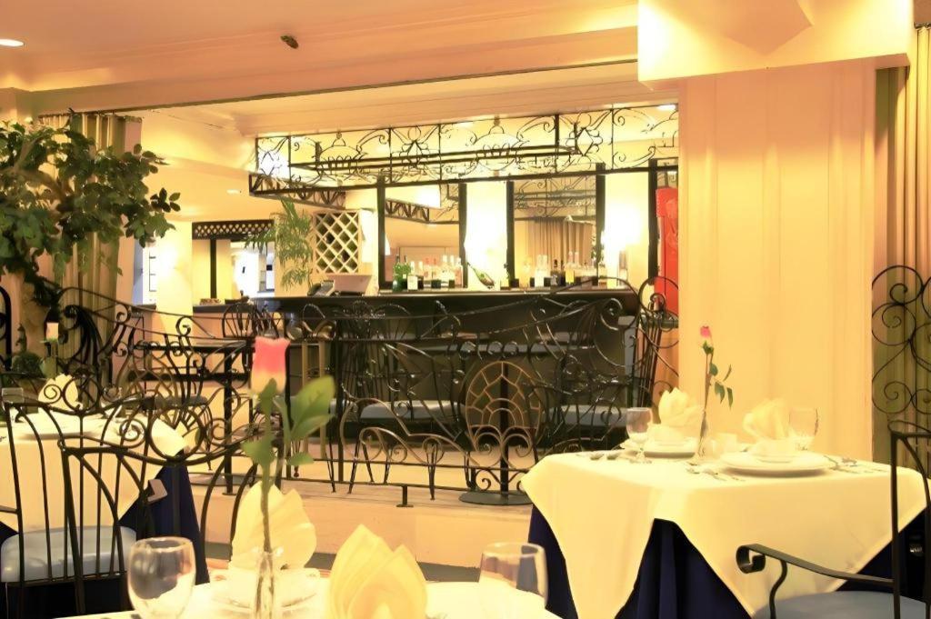 Las Palmas Hotel De Manila Eksteriør bilde